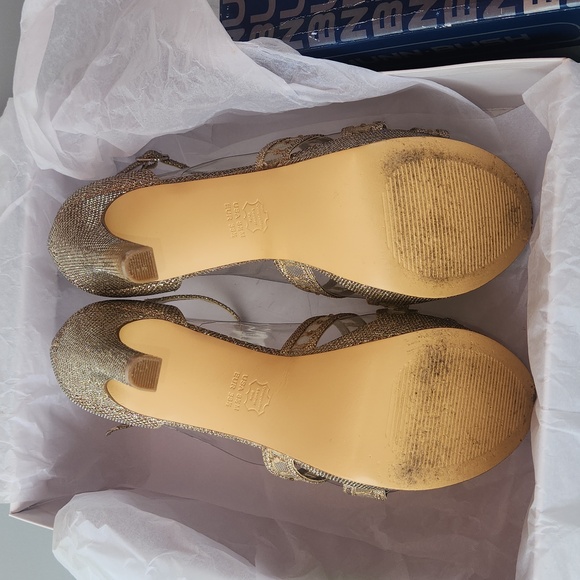 Women Gold Shoes - Picture 4 of 4
